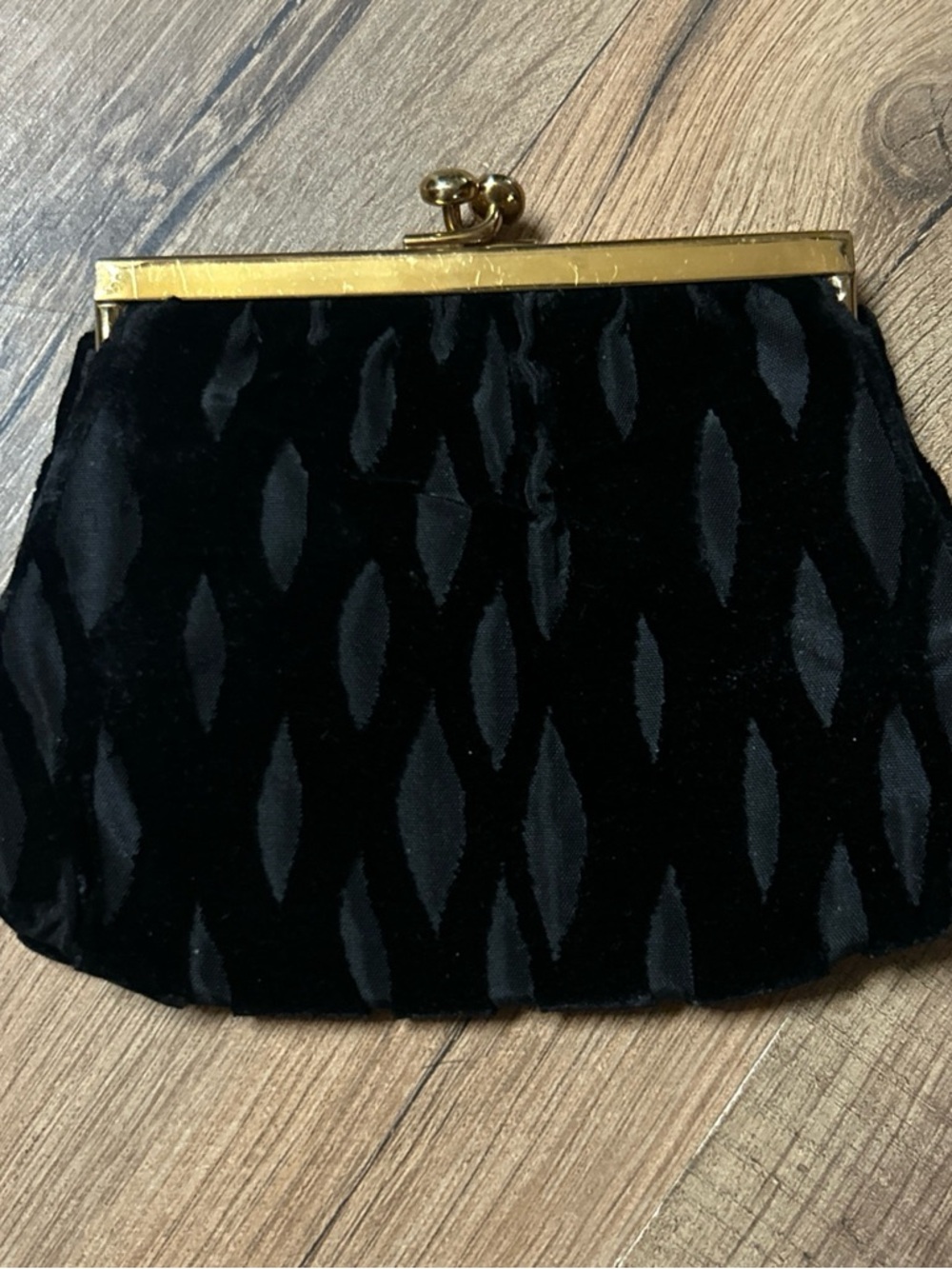 Koret Vintage Coin Purse Black Velvet Gold Tone Kiss Lock Change Wallet Retro